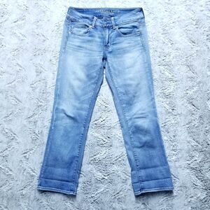 American Eagle Outfitters Light Blue Cropped Jeans